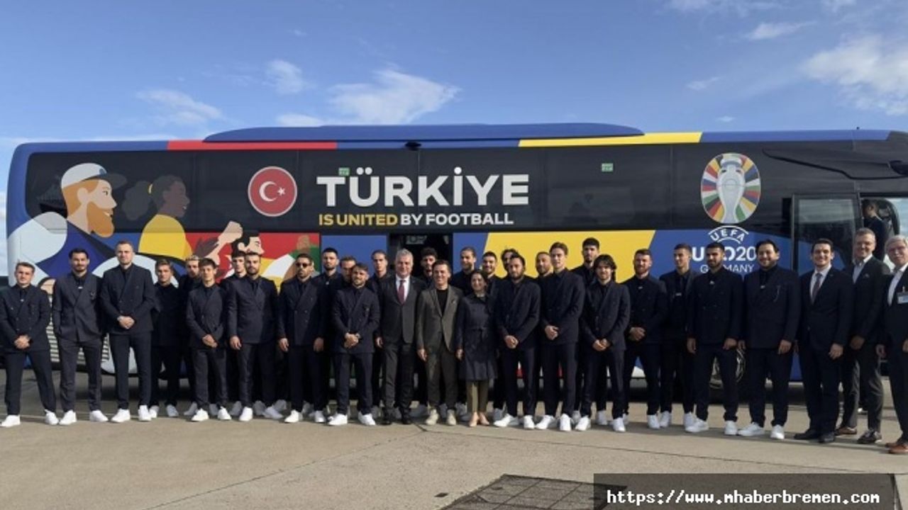 Almanya'ya gelen  Milli Takımımızı  Büyükelçi Şen karşıladı