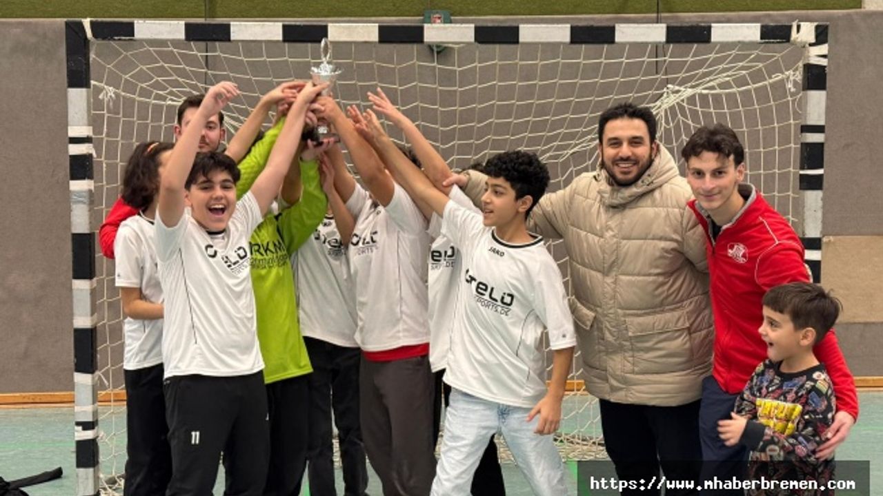 Kocatepe camii futbol takımı 2  kupa kazandı