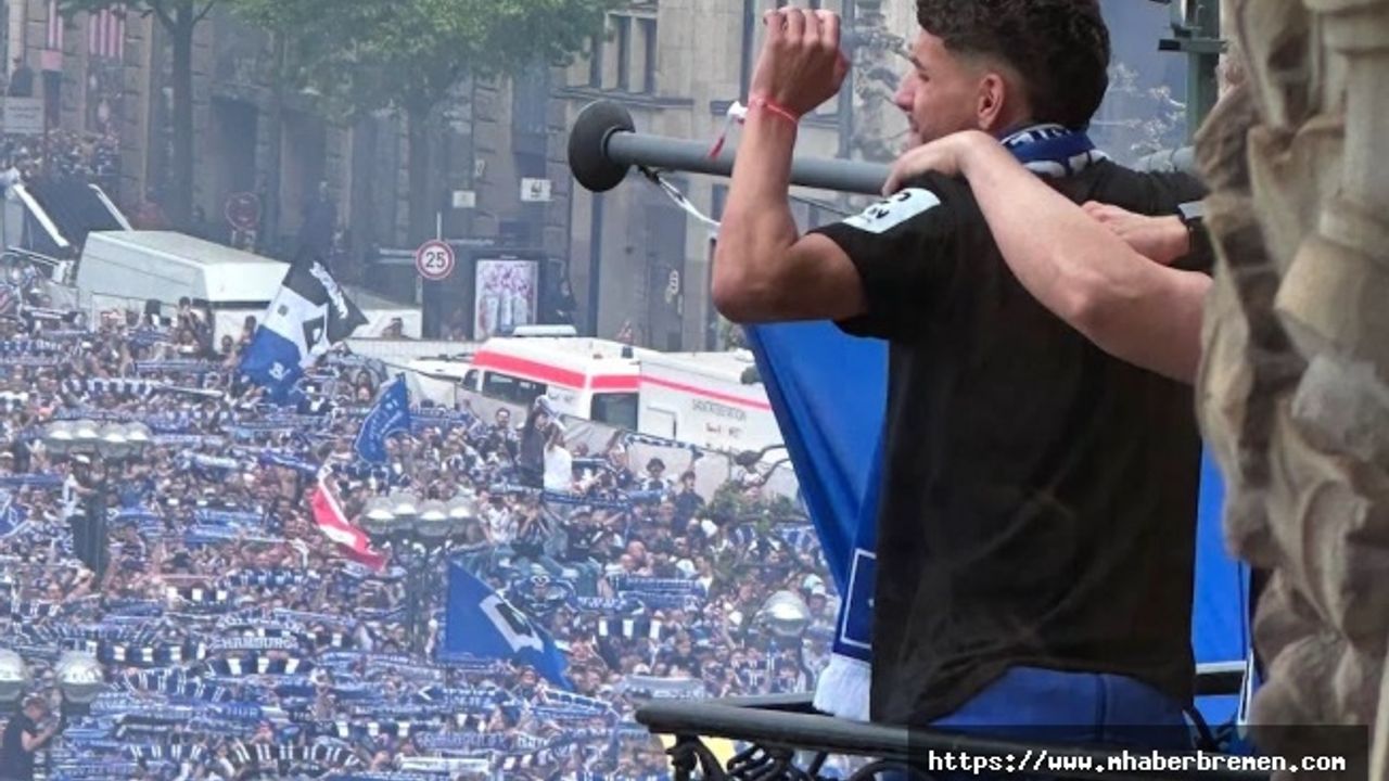 Hamburg'da tarihi gün: HSV Bundesliga'ya yükselişini kutladı