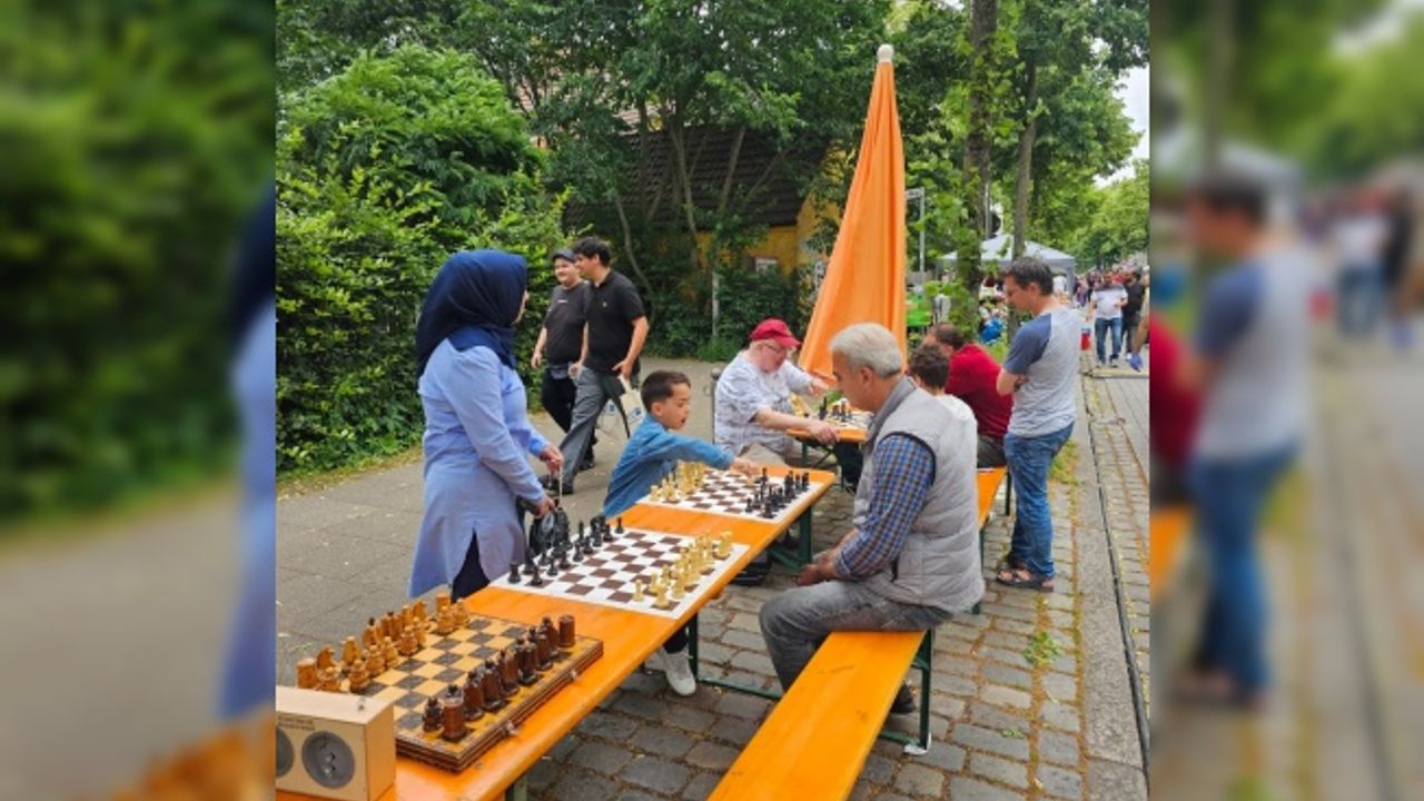 Bremen’de Lindenhof Caddesi Şenliği Coşkuyla Kutlandı