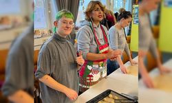 Sülmez Çolak bekar annelerle kurabiye yaptı