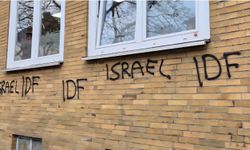 Hannover’de Üç Camiye Irkçı Saldırı