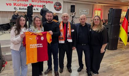 Oshimen’in İmzalı Forması Açık Artırmada 700 Euro’ya Satıldı