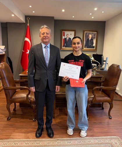 Genç sporcuya gurur veren ödül