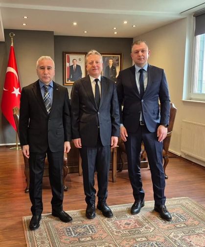 THY Bremen’den Hannover Başkonsolosu Arıkan’a nezaket ziyareti