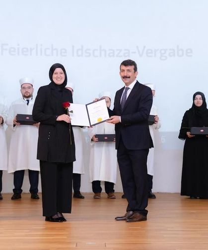 DITIB Köln Merkez Camii’nde 34 Din Görevlisine Mezuniyet Töreni