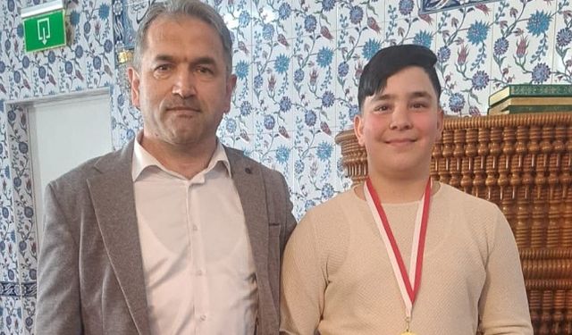  Camiler Arası Ezan Yarışmasında Birincilik Hamza Delice’nin Oldu