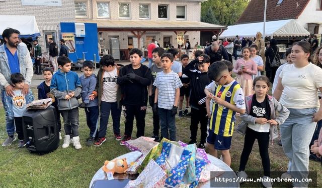 Delmenhorst’ta Milli Görüş Mevlana Camii Halk Şenliği Coşkuyla Başladı
