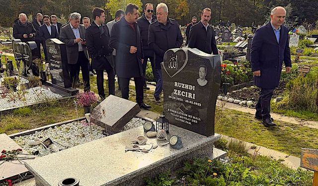 ALMANYA'DA MÜSLÜMAN MEZARLIĞINA ÇİRKİN SALDIRI
