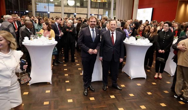 CUMHURİYET BAYRAMI ALMANYA'DA COŞKUYLA KUTLANDI