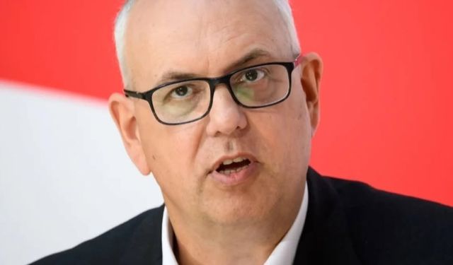 Bremen Eyalet Başbakanı Dr. Bovenschulte Bacağını Kırdı