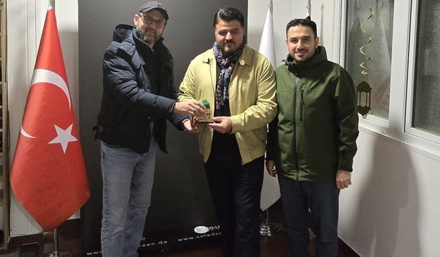 Ünlü İlahi Sanatçısı Hasan Dursun’dan Garbsen Kocatepe Camisine Ziyaret