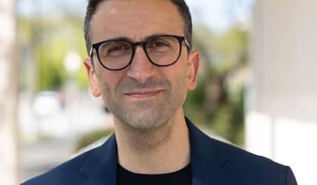 Kiel’de Tarihi Zafer: Dr. Samet Yılmaz Büyükşehir Belediye Başkanı Seçildi