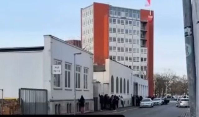 Hannover Merkez Camii Başkanı Camiye Yapılan Baskınla İlgili Konuştu