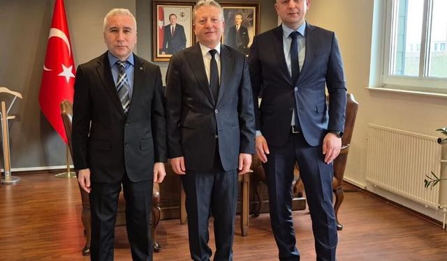 THY Bremen’den Hannover Başkonsolosu Arıkan’a nezaket ziyareti