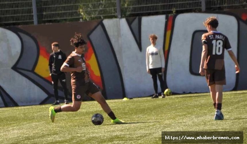  Efe Türkkan St. Pauli’de parlamaya devam ediyor