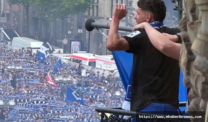 Hamburg'da tarihi gün: HSV Bundesliga'ya yükselişini kutladı