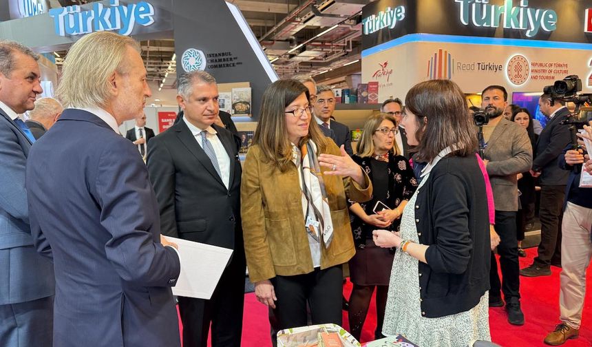 Frankfurt Kitap Fuarı’nda Türkiye Rüzgarı Esti