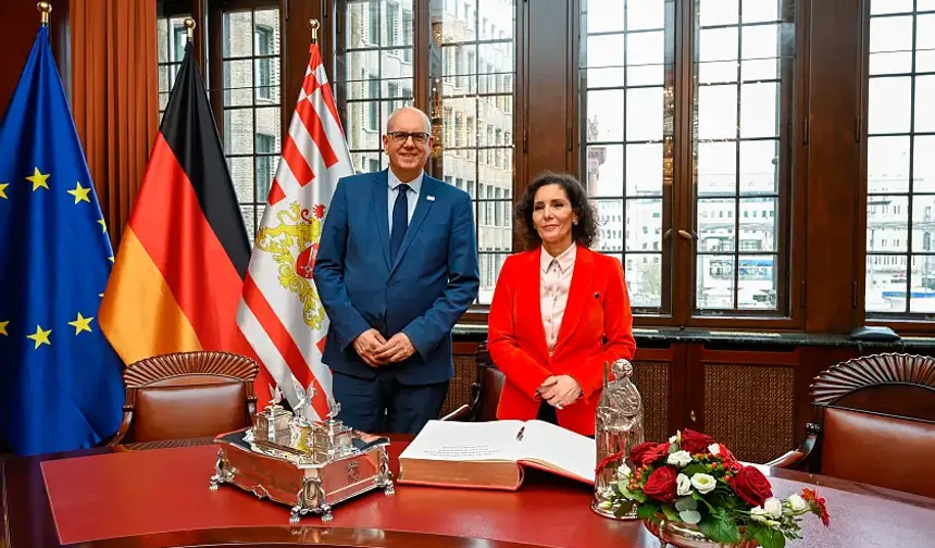 AB Komiseri Hadja Lahbib Bremen’i Ziyaret Etti Altın Defteri İmzaladı