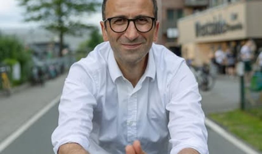 Kiel’de Tarihi Zafer: Dr. Samet Yılmaz Büyükşehir Belediye Başkanı Seçildi