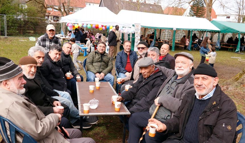 Delmenhorst’ta Mevlana Camii’nde Şenlik Coşkusu Başladı