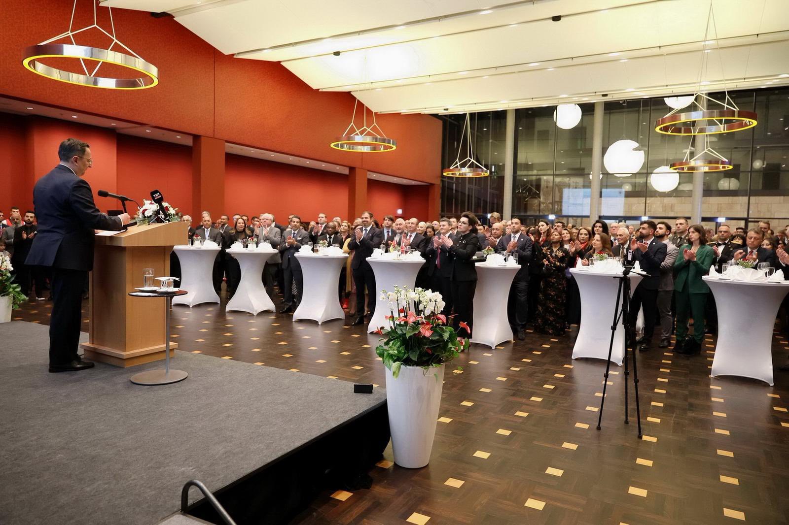 570436947 1231971072306181 5389052244078762331 N