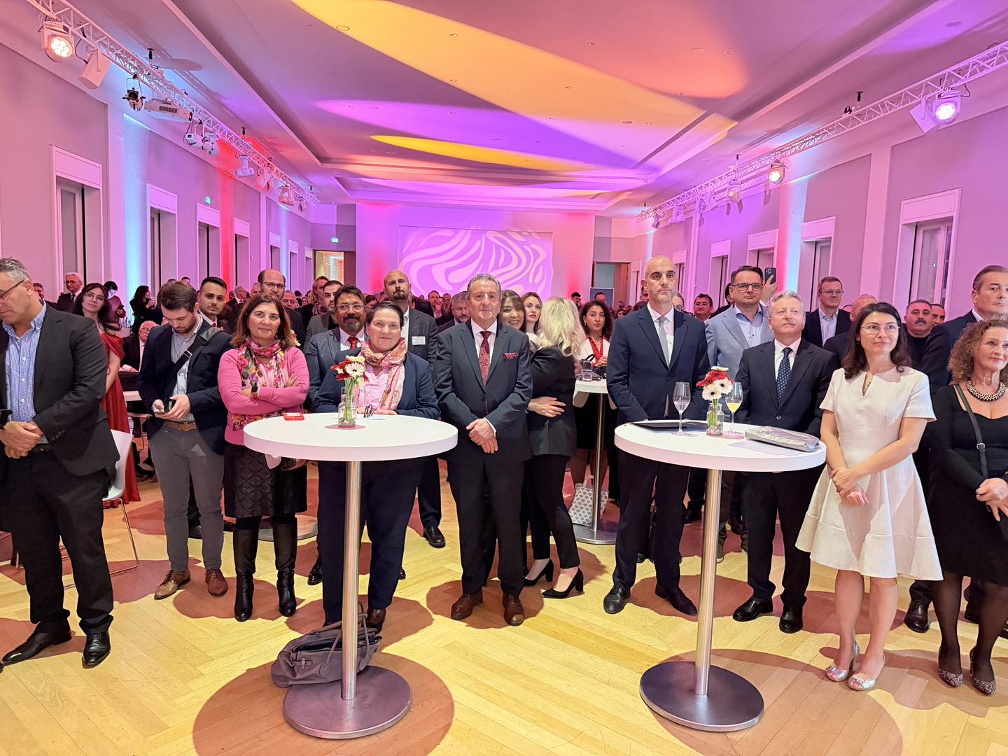 571319187 1240695948093775 319595328281840579 N