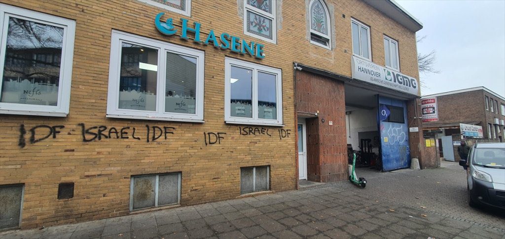 595068352 10163485199627719 1396894029648023347 N