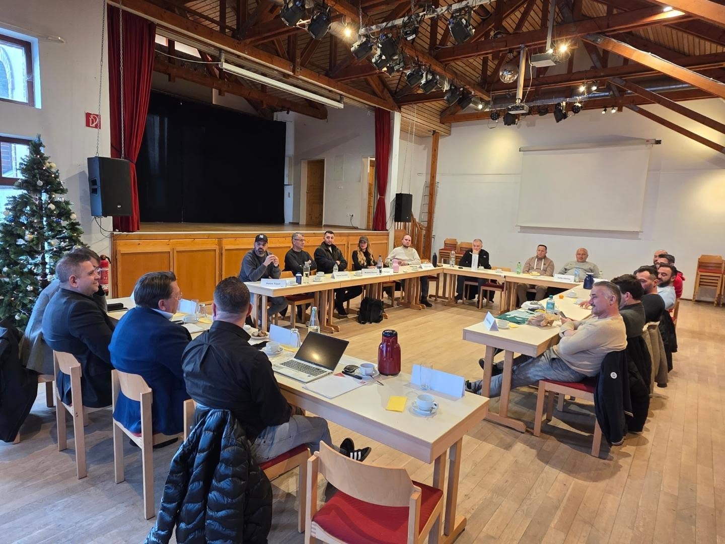 599397002 18498128956078323 5241165216016196568 N