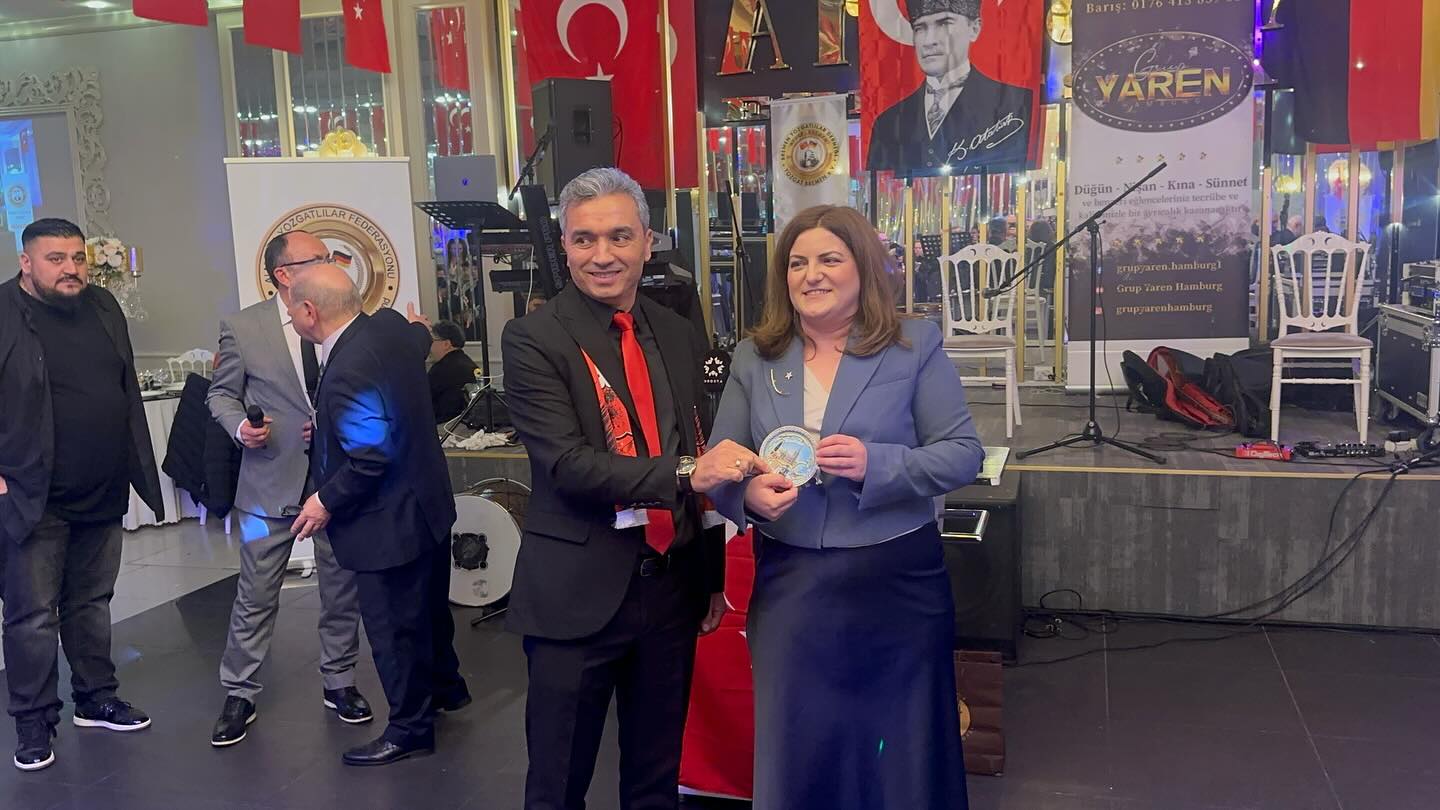 626107284 18504153412076050 7392318753133664200 N