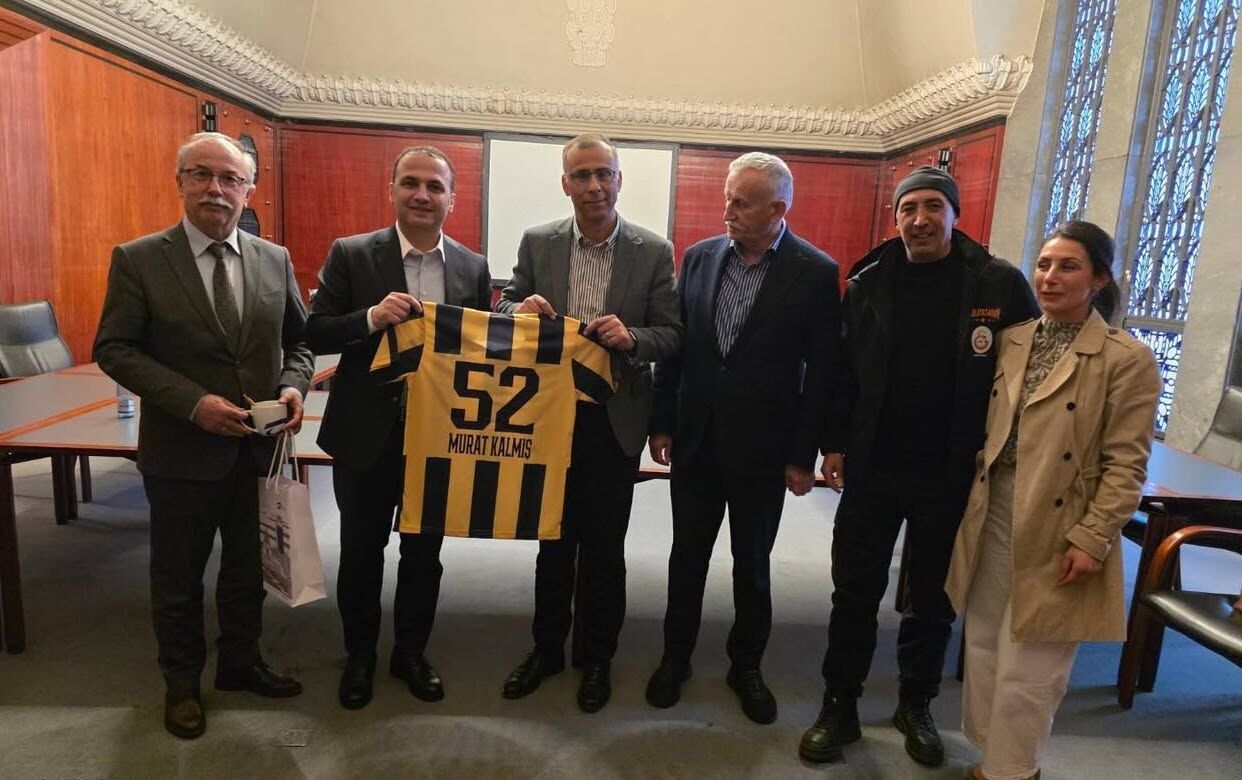 661693813 18522057562078323 2874476784378301699 N